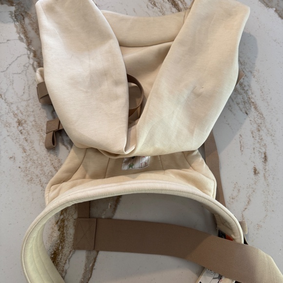 Ergobaby Beige Carrer - Picture 2 of 2